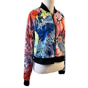 NIKE TROPICAL FLORAL PRINT CROPPED LIGHTWEIGHT BOMBER JACKET MULTICOLOR SIZE S
